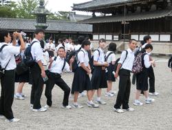 5 法隆寺にて