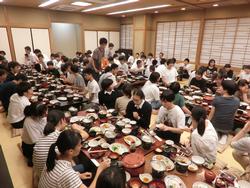 9 宿舎で夕食