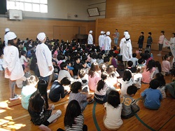 委員会の紹介を順にしました