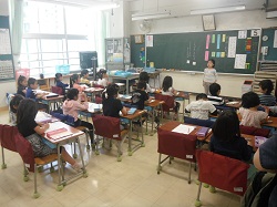 1年生、みんなの前で発表しました