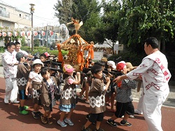 「わっしょい!わっしょい!」元気よく