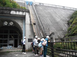 幅480m 高さ157m 総貯水量6億100万㎥ の奥只見ダム
