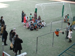 連続空中逆上がり・・・何回できるかな?