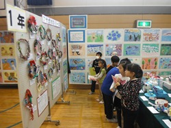 1年生が頑張ってすてきな作品を作っていますね