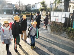 登下校の時にポスターに目がいきます