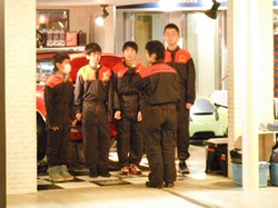 自動車整備士として、自動車の修理をします