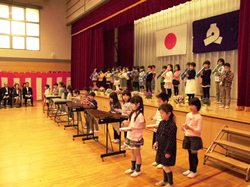 2年生は「こいぬのマーチ」の合奏をしました