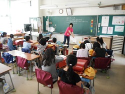 審判係はしっかり競技を見ていなくてはなりません