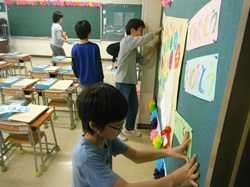 1年生に安心してもらえるように丁寧に装飾しています