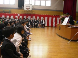 「きいろいかさ」のなっちゃんのように優しい子になってください