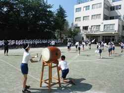 応援に合わせた太鼓も頑張っています