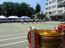 優勝カップはどちらの手に・・・?