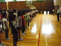 柳町小学校との合同で開園式を行いました
