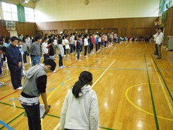 お世話になった学園の方々に感謝の気持ちを伝えました