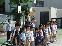 6月22日の全校朝会で代表委員会からお知らせしました・・・代表委員で考えた「コンにちは」の紹介もしました