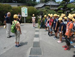 開園式では、お世話になる渡邊さんに丁寧に挨拶します