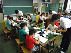 いつもとは違う雰囲気ですが、頑張っています