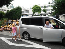 車から声を掛けられ、連れ去られそうになりました
