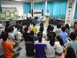 6年・・・社会「日本の伝統文化を学ぼう」(茶道講師出前授業)