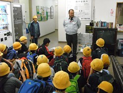 開園式で学園長さんに挨拶します