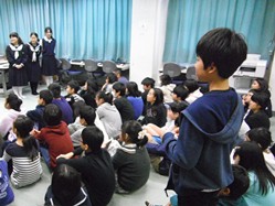 部活動では先輩が優しく教えてくれますよ