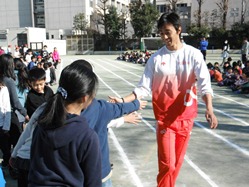 子供たちと楽しく触れ合っていただきました