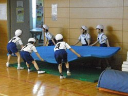 準備や片付けも規律を守って安全にできています