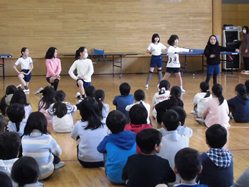 ダンスクラブは、練習してきたすてきなダンスを披露しました