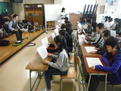 5年生は、発声の仕方もなかなかよくなってきました