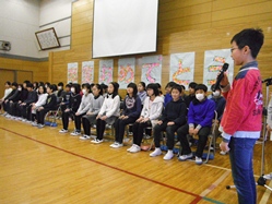 6年生の皆さんに感謝の気持ちで、6年生を送る会を始めます
