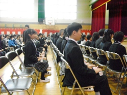 礼法指導が徹底し、姿勢が整っています