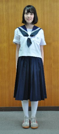 女子夏服