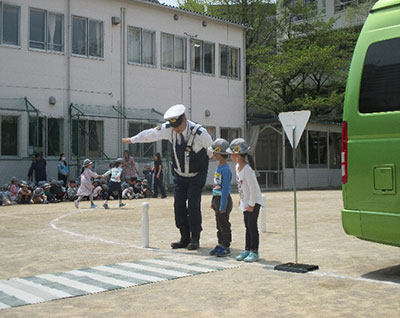 交通安全教室（１・２年生）